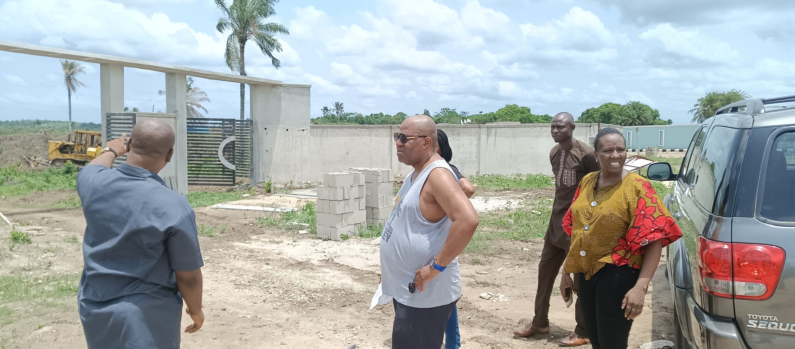 Gestpoint advisor showing farmland to a buyer